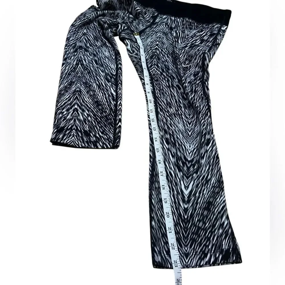 Nike Womens Epic Run Printed Dri fit Capri Leggings Size Medium